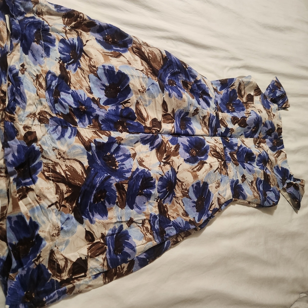 A blue dress 👗